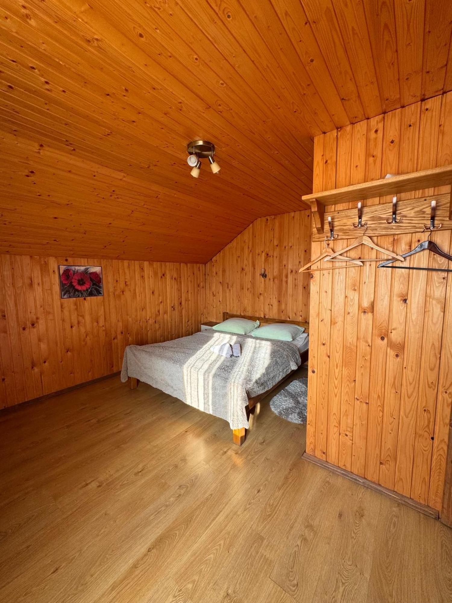 Опришок Hotel ปาเลียนิทซยา ภายนอก รูปภาพ